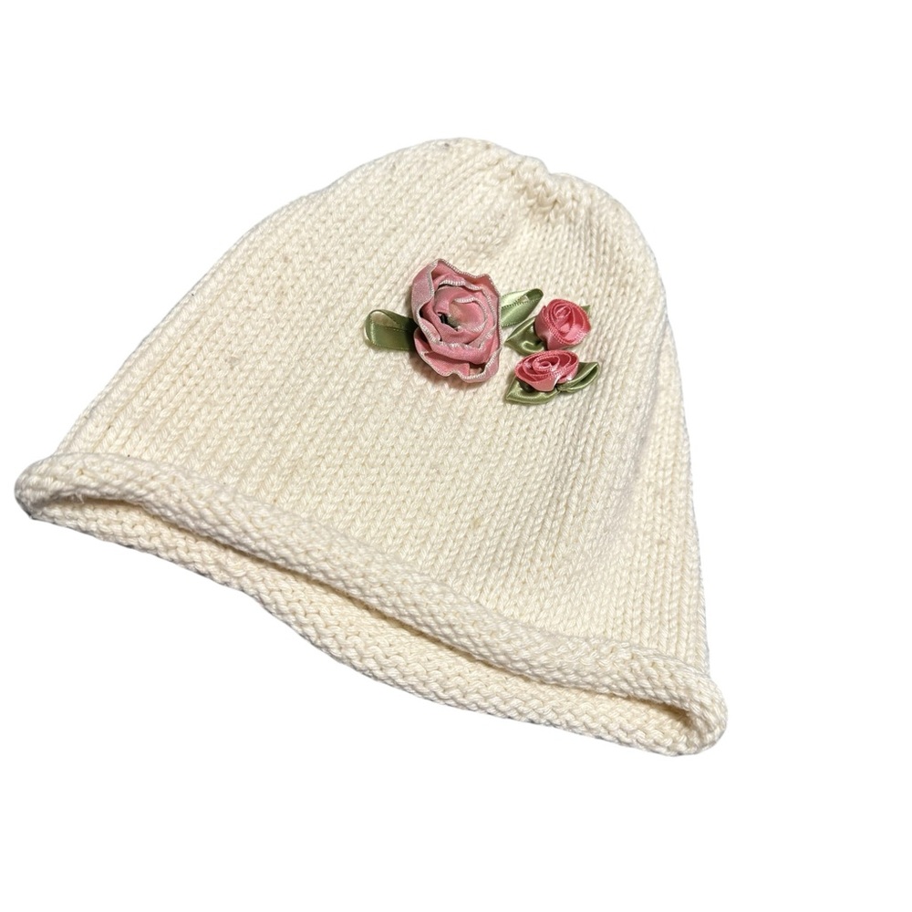 Winning Woolies baby girl knit hat with flowers. NWOT